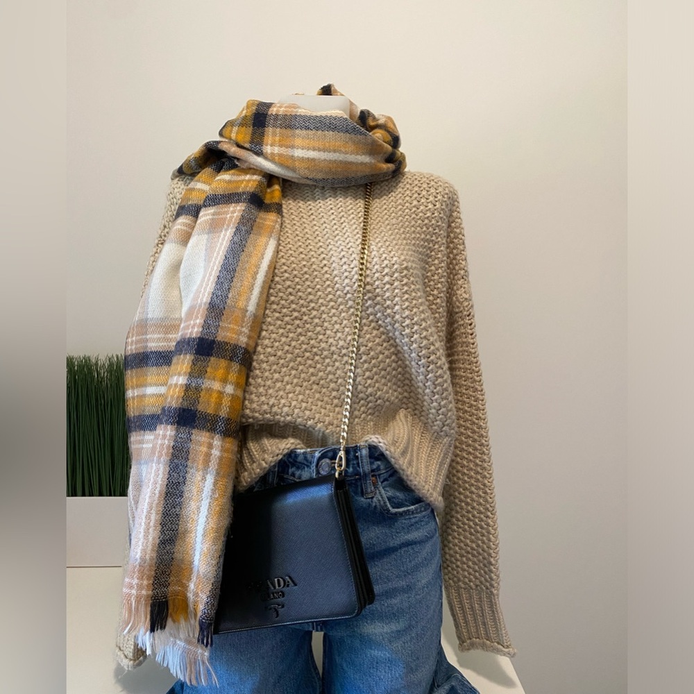 Chic fall scarf
